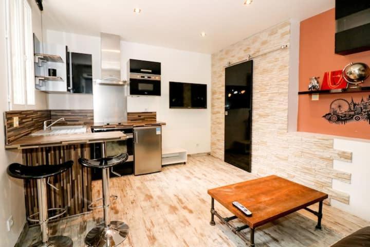 Vintage Apartment